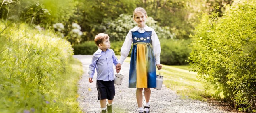 Sweden: Princess Estelle and Prince Oscar of Sweden wish everyone a happy National Day!