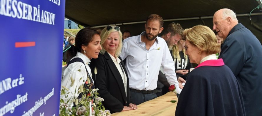 Norway: King Harald and Queen Sonja visited the people at Askøy: Water pollution is one of the most serious things we can experience