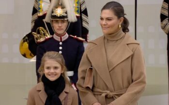 Sweden: Princess Estelle joins her grandfather King Carl XVI Gustaf and mother, Crown Princess Victoria to open new Slussbron