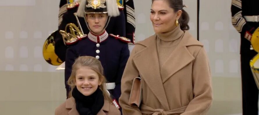 Sweden: Princess Estelle joins her grandfather King Carl XVI Gustaf and mother, Crown Princess Victoria to open new Slussbron