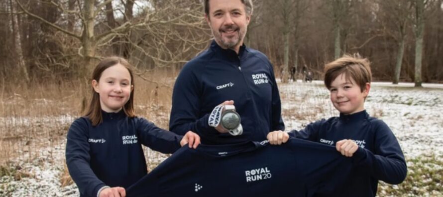 Denmark: Prince Vincent and Princess Josephine have fun in the snow to support the Royal Run