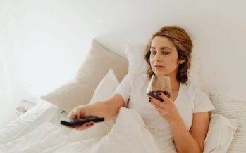 THE EFFECTS of having a TV or computer in the bedroom: A Scientific Analysis