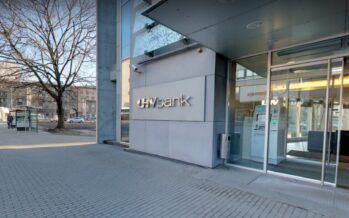 Estonia: LHV board members and insiders sell bank shares for large sums